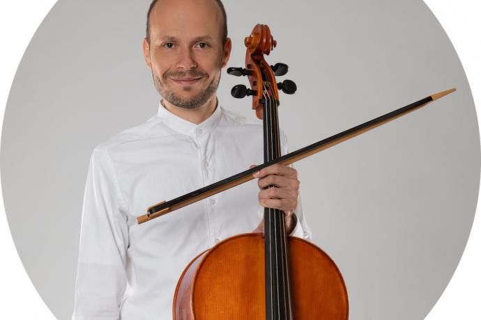 Mathieu Rouquié Photo Officielle baroque rond copie